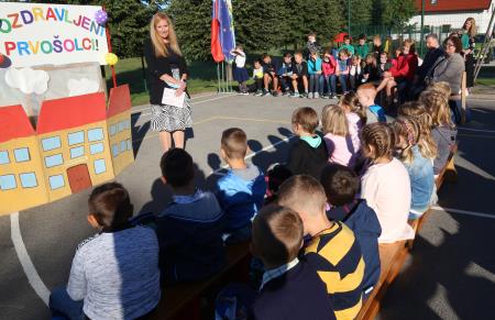 SPREJEM PRVOŠOLČKOV BEGUNJE 06 FOTO LJUBO VUKELIČ